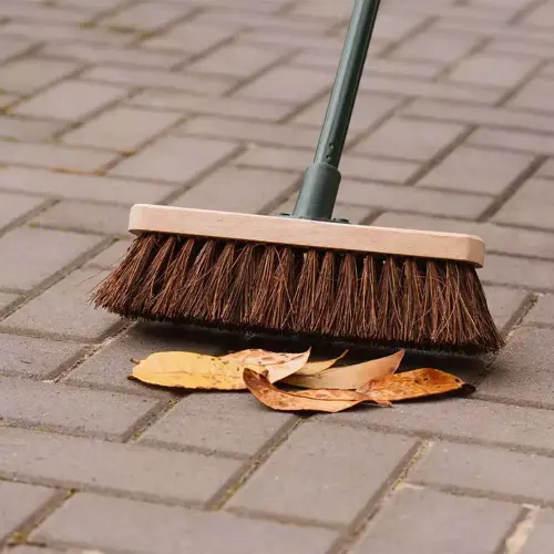 Bassine Garden Broom 12" - image 3