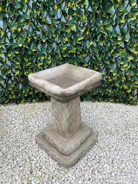 Birdbath Egton Sherwood