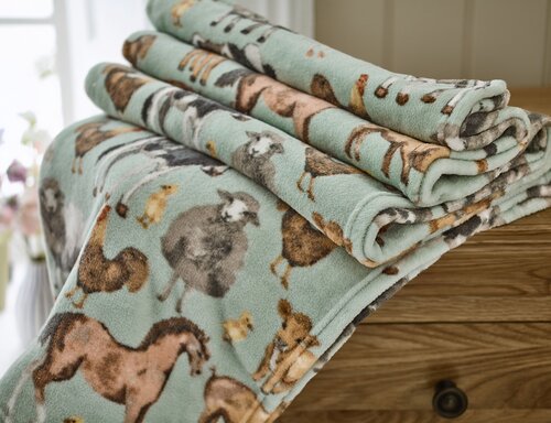 Cozy Comforts Farmyard Throw Green 130x170cm - image 2