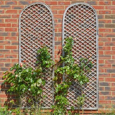 Extra Strong Framed Willow Trellis - Round 1.2 x 0.45m - image 2