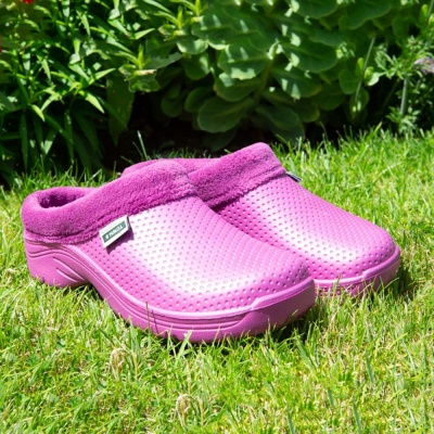 Fleecy Cloggies Raspberry Size 8 - image 2