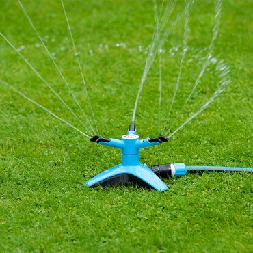 Flopro+ Typhoon Rotating Sprinkler - image 1