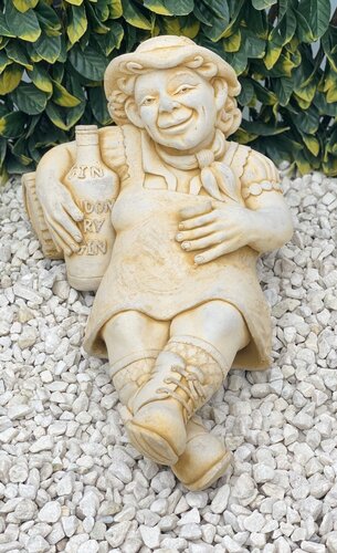 Gin Woman Sandstone - image 1