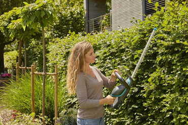 Gardena Battery Hedge Trimmer ComfortCut 50/18V P4A - image 5