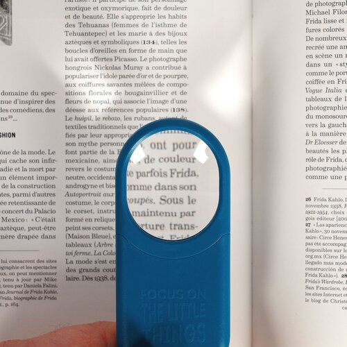 Magnifying Glass With Light - image 5