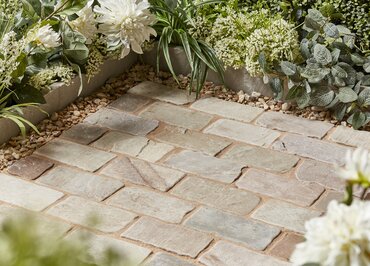 Natural Cobble Sett 200 x 100mm Dakota - image 1