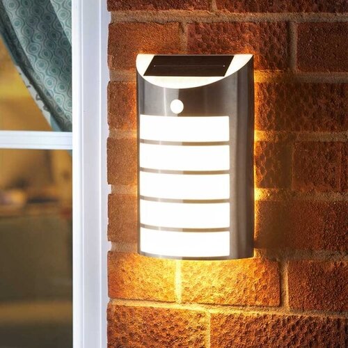 PIR Welcome Light Warm White 100L - image 1