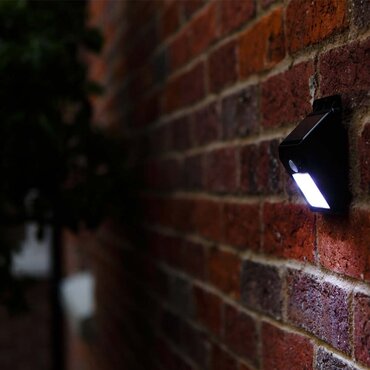 Solar Eco Wedge Security Light XT - image 2