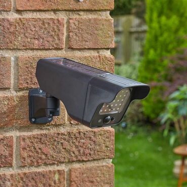 Solar PIR Decoy Camera & Floodlight - image 2