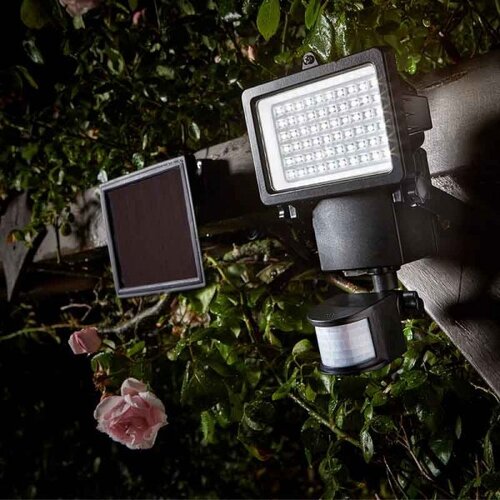 Solar PIR Millennium Floodlight - image 4