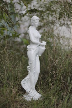 Statue Grace White