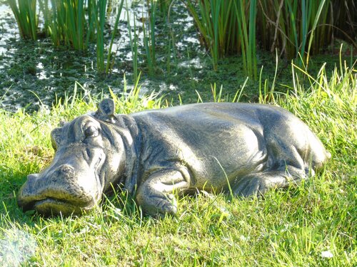 Statue Hippo Small