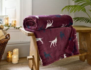 Throw Hound Burgundy 140x180cm - image 1