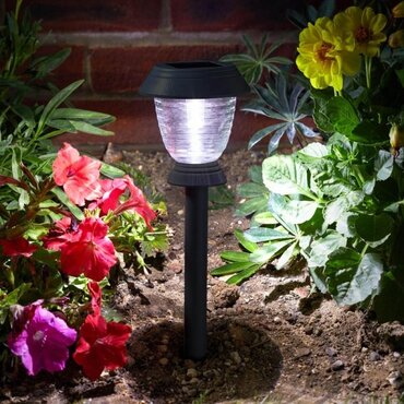 Triton 365 Solar Stake Light 10L - image 1