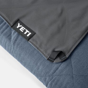 YETI Lowlands Blanket Navy - image 4