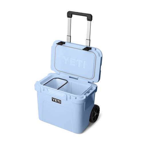 YETI Roadie Wheeled Cool Box 32 (Big Sky Blue) - image 4